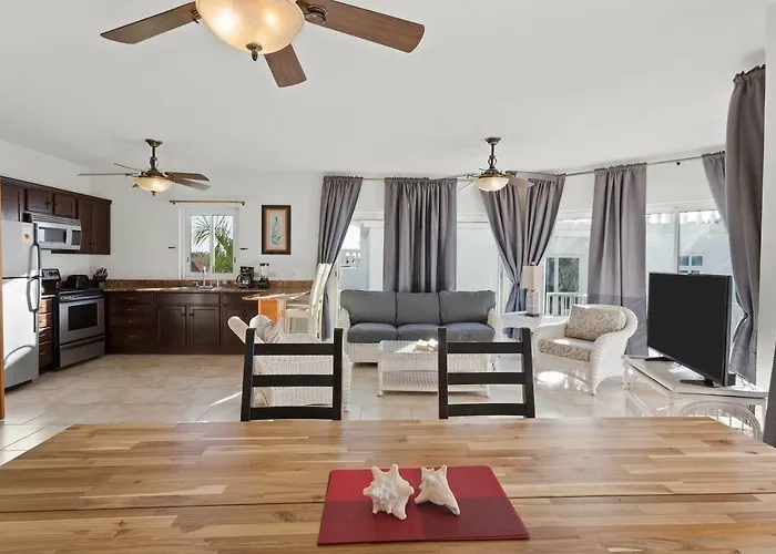Turtle'S Nest Beach Resort