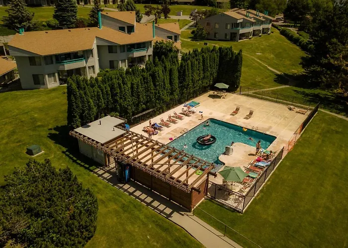 Wapato Point Resort