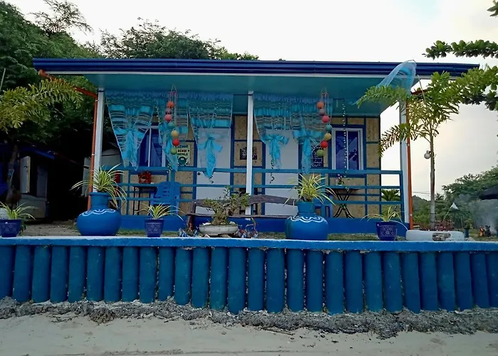 Bolo Beach Santorini Nearby To Hundred Island