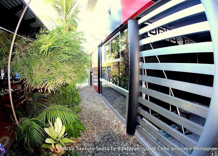 Micky Santoro Hotel & Restaurant