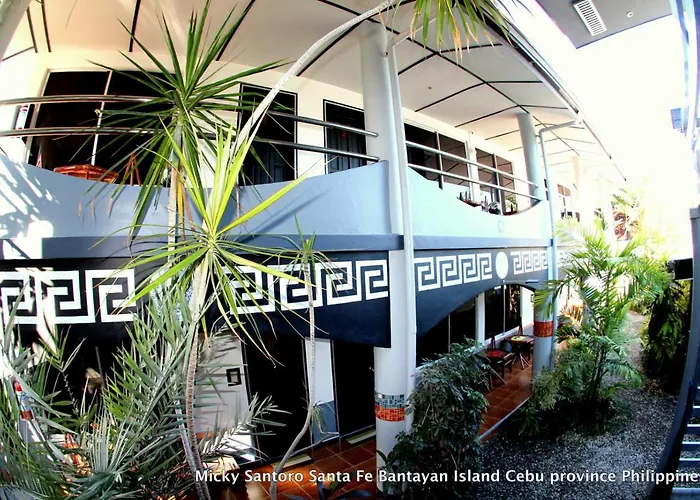 Micky Santoro Hotel & Restaurant
