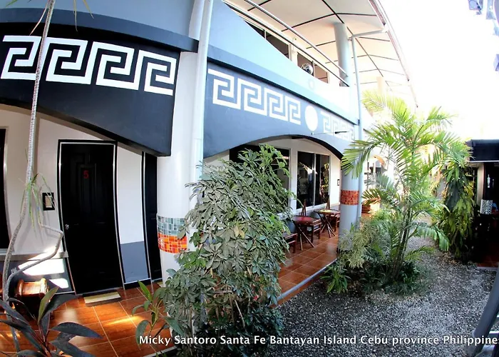 Micky Santoro Hotel & Restaurant