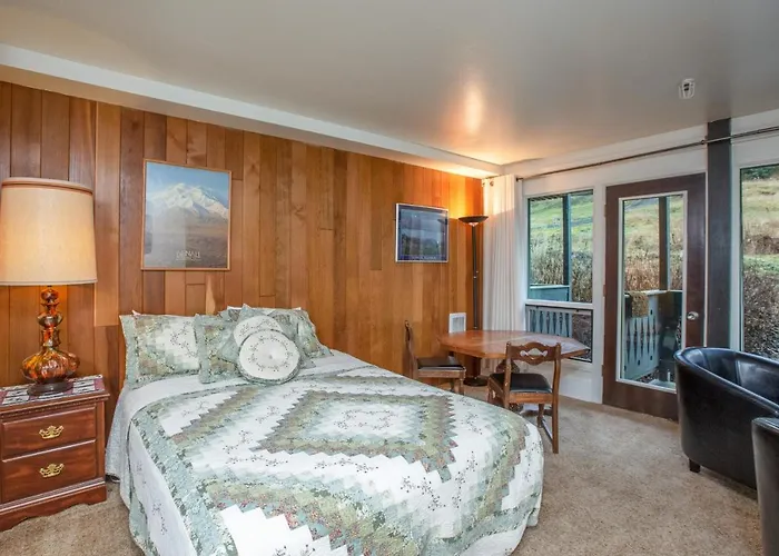 East Condo #208