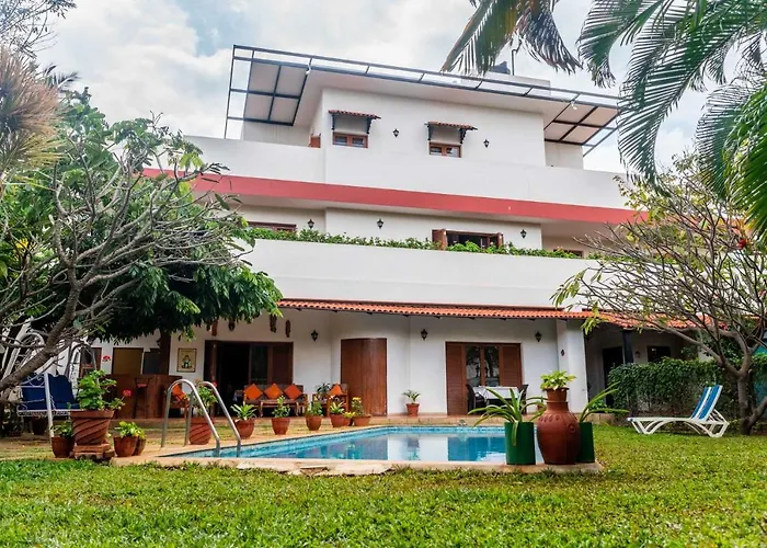 Stayvista'S Firefly Homestay - 3Bhk Stay With Terrace & Private Pool