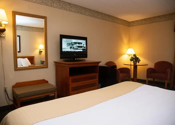 Holiday Lodge Hotel And Conference Center