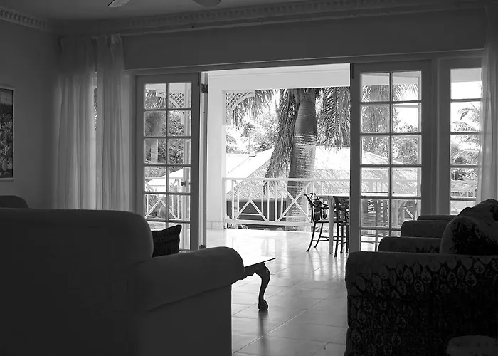 Beachcomber Club Resort
