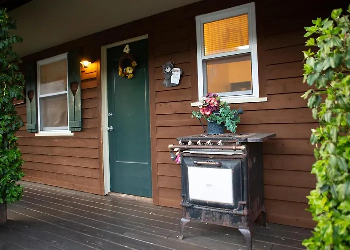 The Chimney Rock Inn & Cottages